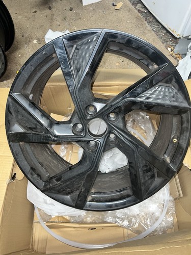 Audi 2021 genuine 19 - 2021, 19”