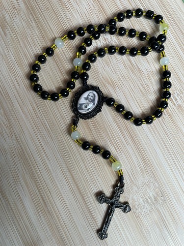 The sacred heart black - sacred, glass
