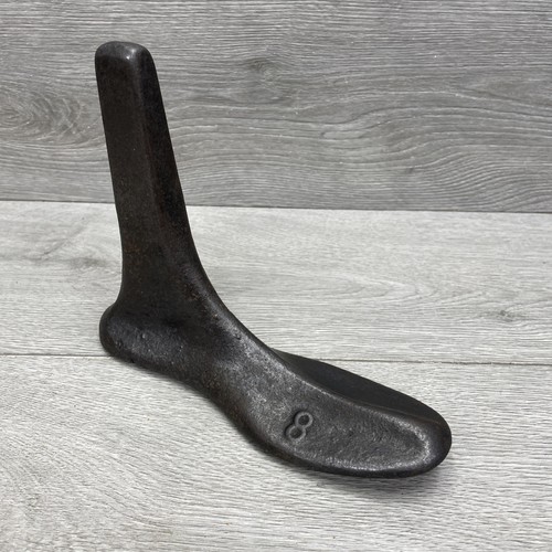 Vintage cobblers cast iron - vintage,