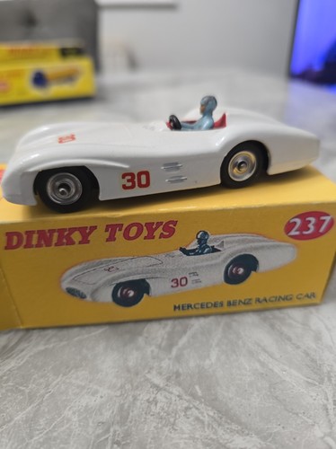 Dinky toys 237 mercedes benz - mercedes,