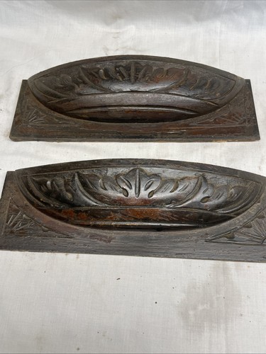 Carved panels pediment - carved,
