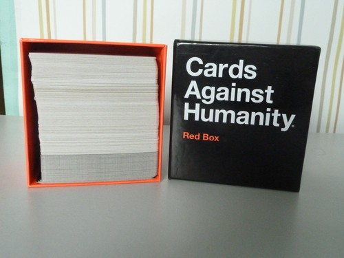 Cards against humanity red box - cards,