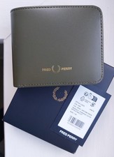 New FRED PERRY Uniform Green