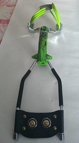 Green wrist braced catapult - green, wrist-braced