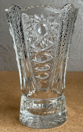 Small crystal cut glass - , flower