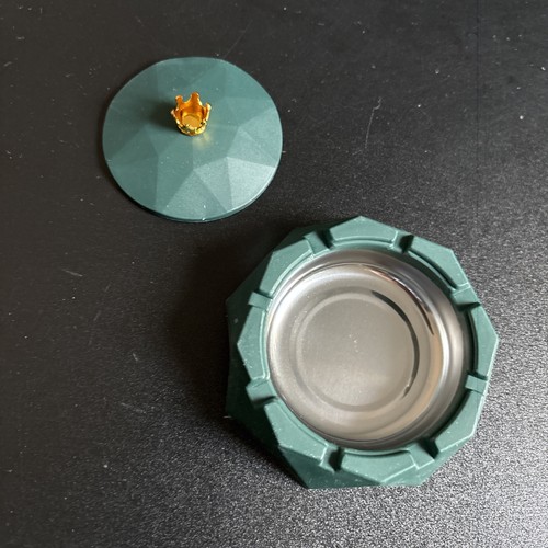 The kings ashtray green - ashtray,