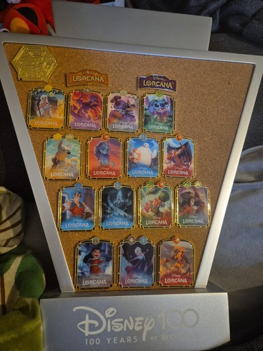 Disney lorcana pin - 18, badges