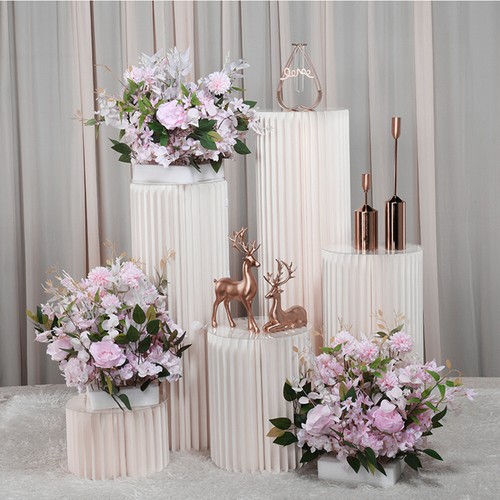 Paper flower cake stand - cake, plinth