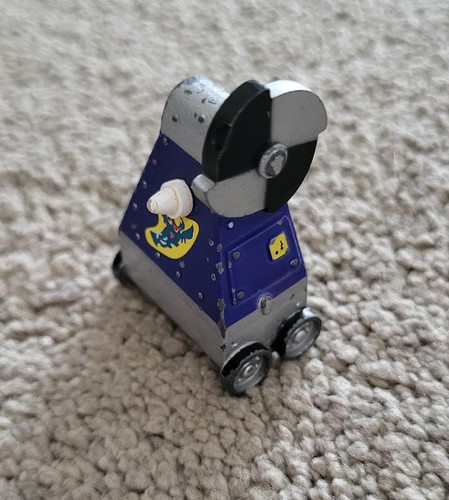 Robot wars mini bot die - bot,