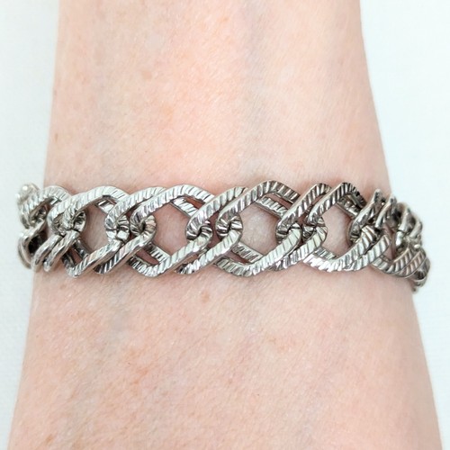 Chunky textured chain - textured, link