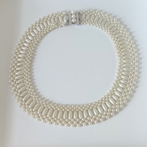 Vintage faux pearl collar - pearl,