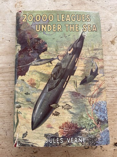 Book twenty thousand leagues - book,