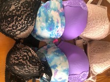 4 plunge bras used all in good condition 36C various colours Urban dusk/Vic secr