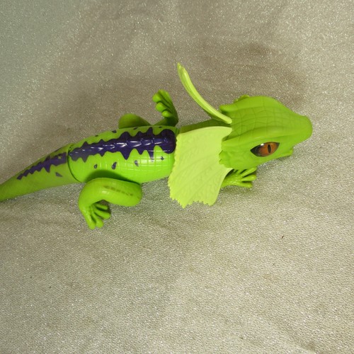 Zuru robo alive frilled - zuru,