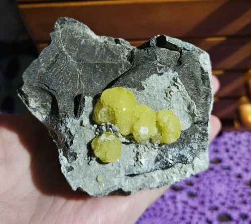 Large yellow brucite specimen - large,