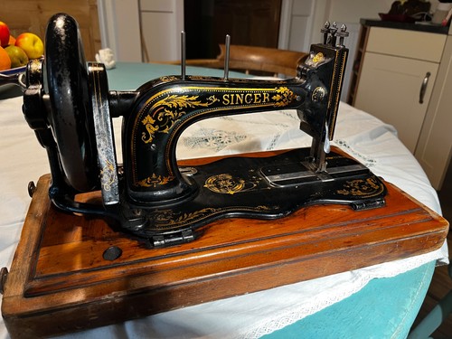 Antique singer sewing machine - singer,