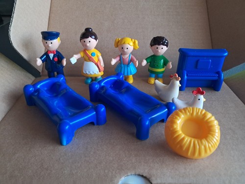 Figures and accessories from - figures,