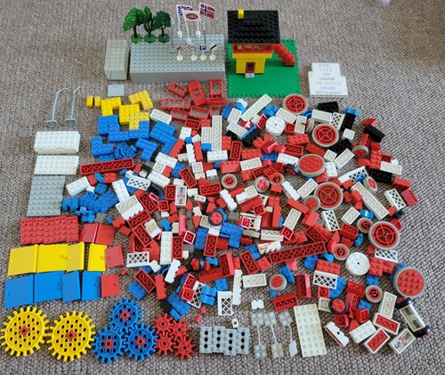 Lego 1kg 1960s 70s elements - 1kg,