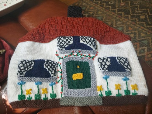 Tea cosie hand - cosie, knitted
