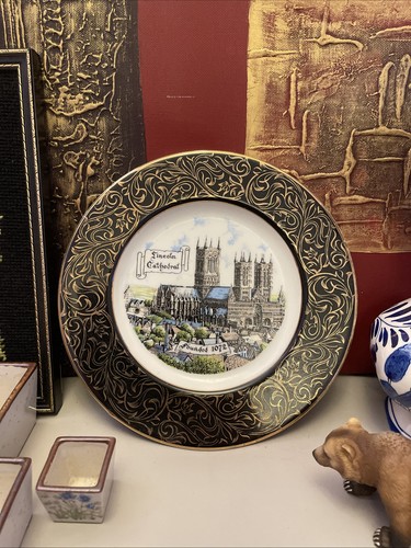 Vibrate decorative collectible - vibrate,