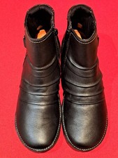 CLARKS UNLOOP Lady's Black Leather Ankle Boots Ruched Detail, Comfy Size 6.5 NEW
