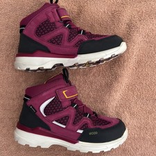 Ecco shoes urban hiker girls