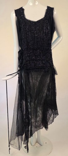 Late edwardian black chantilly - late,