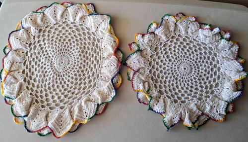 Set vintage round doilies - set, of