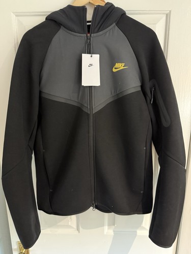 Authentic nike tech - authentic,