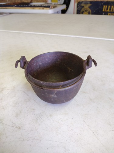 Antique primitive cast iron - primitive,