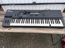 Yamaha SY85 Synthesizer –