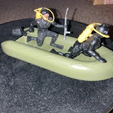 Vintage Timpo Modern Army Series Dingy & Frogmen  Look ?