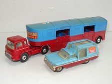 CORGI 1130 / 511 CHIPPERFIELDS PERFORMING POODLES & HORSE TRANSPORTER  (407)