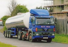 COL PHOTO: J H WILLIS FODEN ARTIC MILK TANKER - W114 WHS