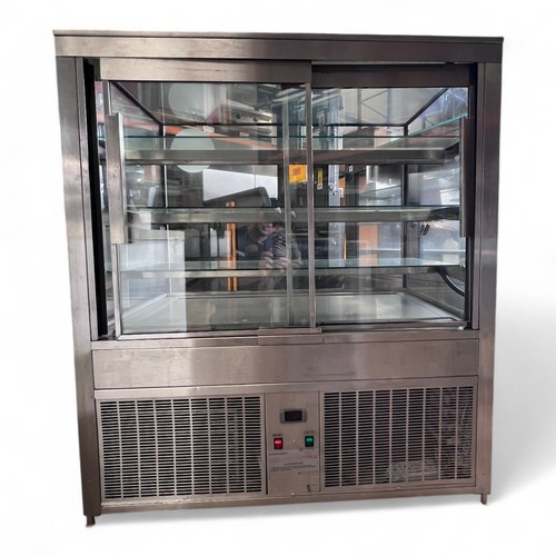 Refrigerated patisserie - refrigerated,