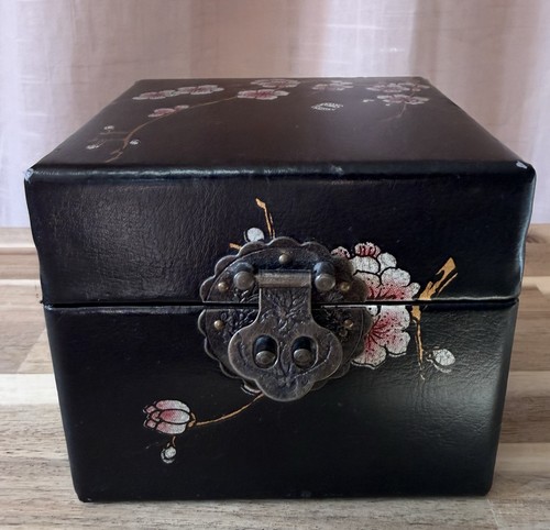 Wooden jewellery keepsake - jewellery,