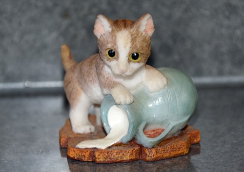 Resin brown cream kitten - resin,