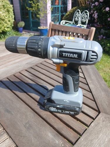 Genuine titan 18v 3ah - 18v, 1.3ah
