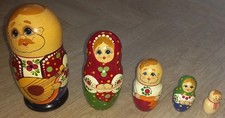 5 PIECE SET OF RUSSIAN STACKING NESTING DOLLS