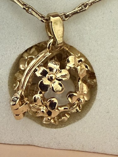 Avon valentina necklace - x,