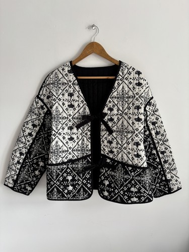 Simply reversible black - be,