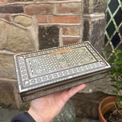 Vintage trinket box wooden - trinket,