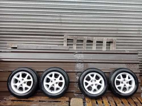 Toyota yaris mk1 2004 - toyota,