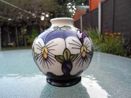 Moorcroft viola wing - ,