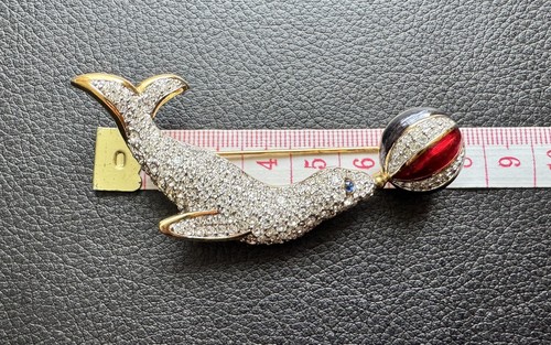 Genuine swarovski seal with - seal,