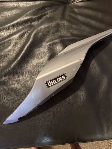 Tail side fairing panel - r1,