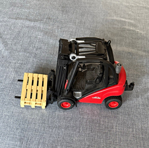 Linde lift truck plastic model - linde,