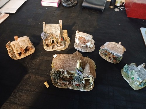 Job lot lilliput lane - of,