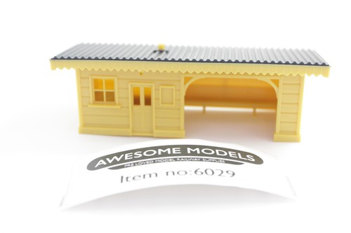 Hornby r500 station halt - hornby,