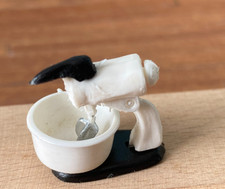 VINTAGE BARTON DOLLSHOUSE FOOD MIXER 16TH SCALE